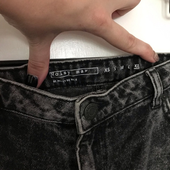 ASOS Noisy May Black Mom Shorts - Picture 6 of 6